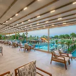 Vox Maris Resort